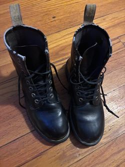Women’s boots
