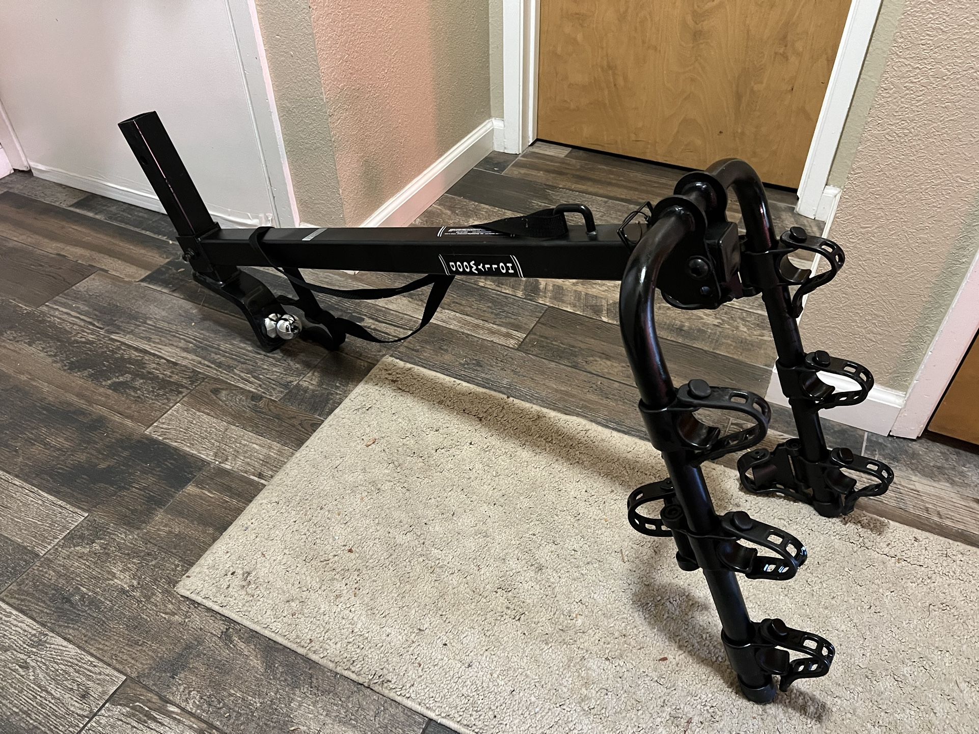 Like New Hollywood Bike Rack Holds 3 Bikes Fits 2” Hitch