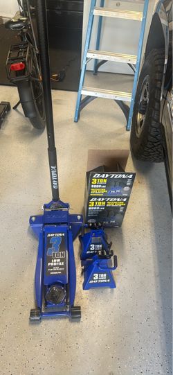 Daytona 3 ton floor jack with matching pair of jack stands