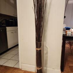 Vase with dried bouquet