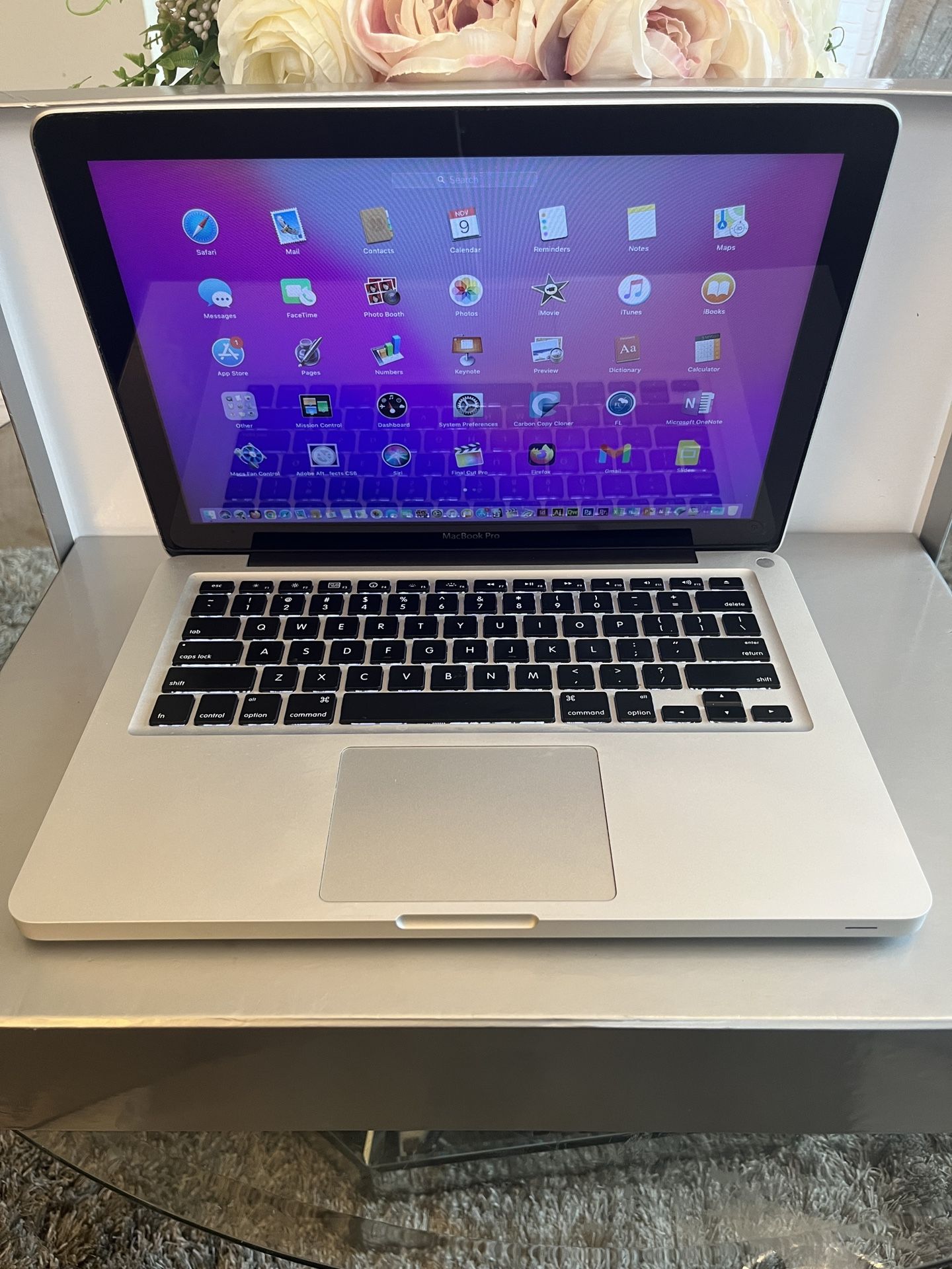 Apple MacBook Pro A1276 Laptop Notebook 13” Intel Core 2 6GB RAM 750GB HDD MacOS 10.13 - $99
