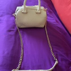 Lil purse, beige , very cute! $3