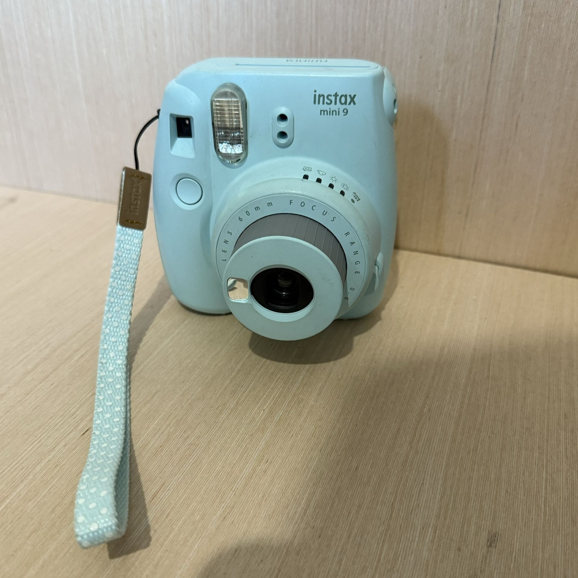 Fujifilm Instax Mini 9 Instant Camera NO FILM Preowned Untested Mint Green!!