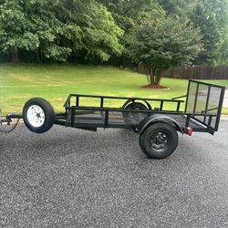 4.5X8 NICE UTILITY TRAILER.
