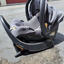 INFANT CAR SEAT & BASE