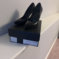 Size 39.5 Saint Laurent Shoes Black