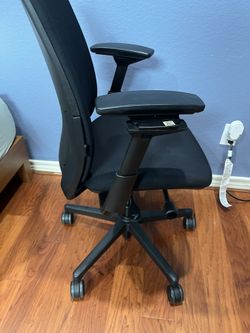 Steelcase Amia Fully Loaded