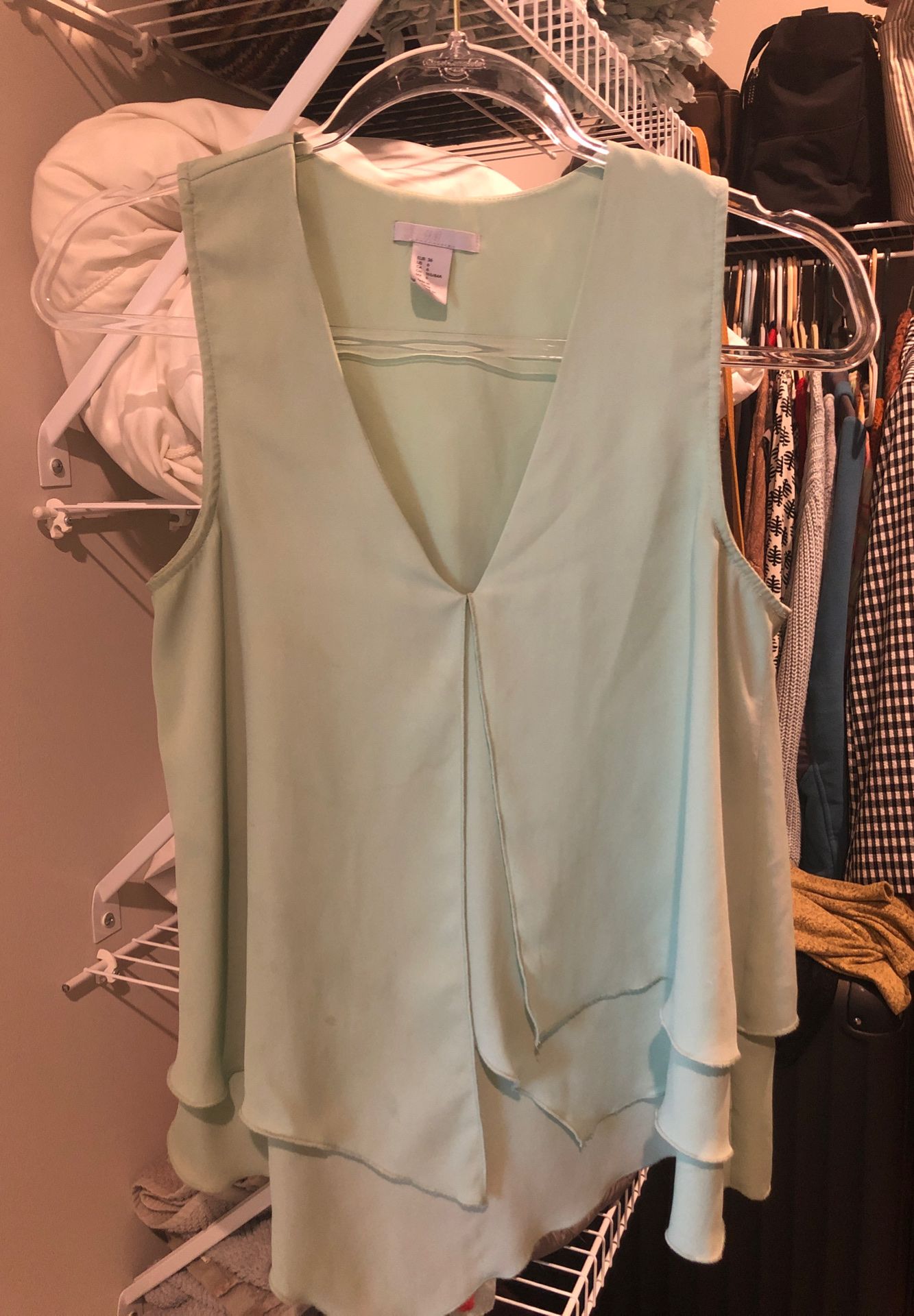 H&M dress shirt. Size 6