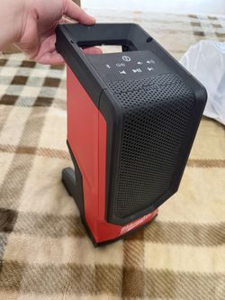 Milwaukee M18 Speaker With Battery