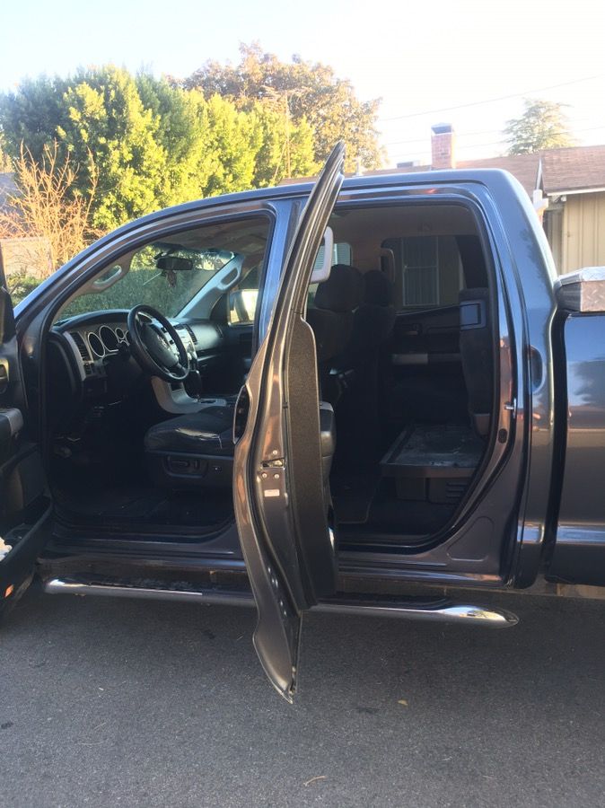 Toyota Tundra 4x4 SR5 W/8ft bed! for Sale in Los Angeles, CA OfferUp