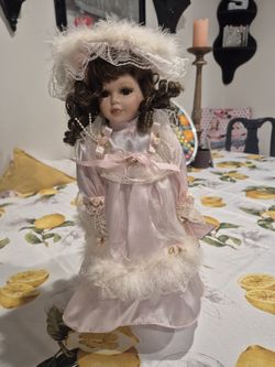 Beautiful Certified w/ authenticity  only 2000 made  in good condition