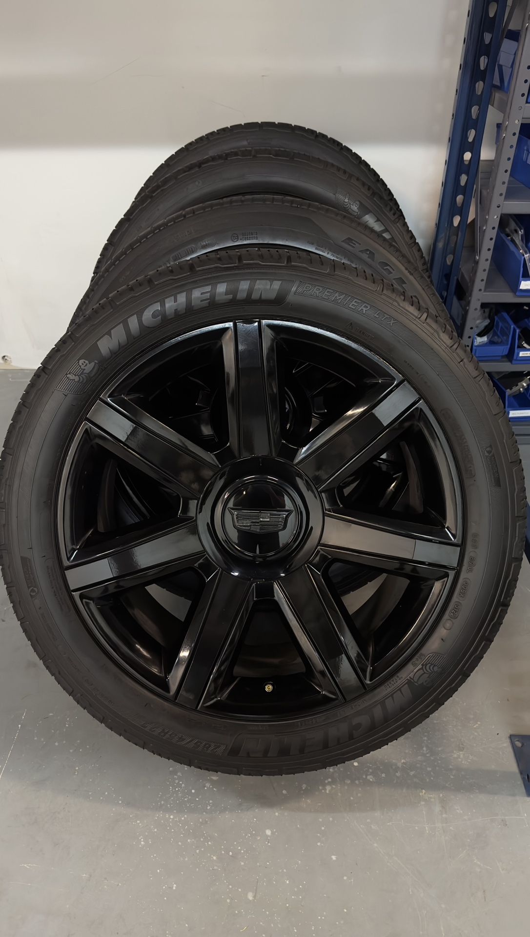 Cadillac Escalade 22” Rims With Tires