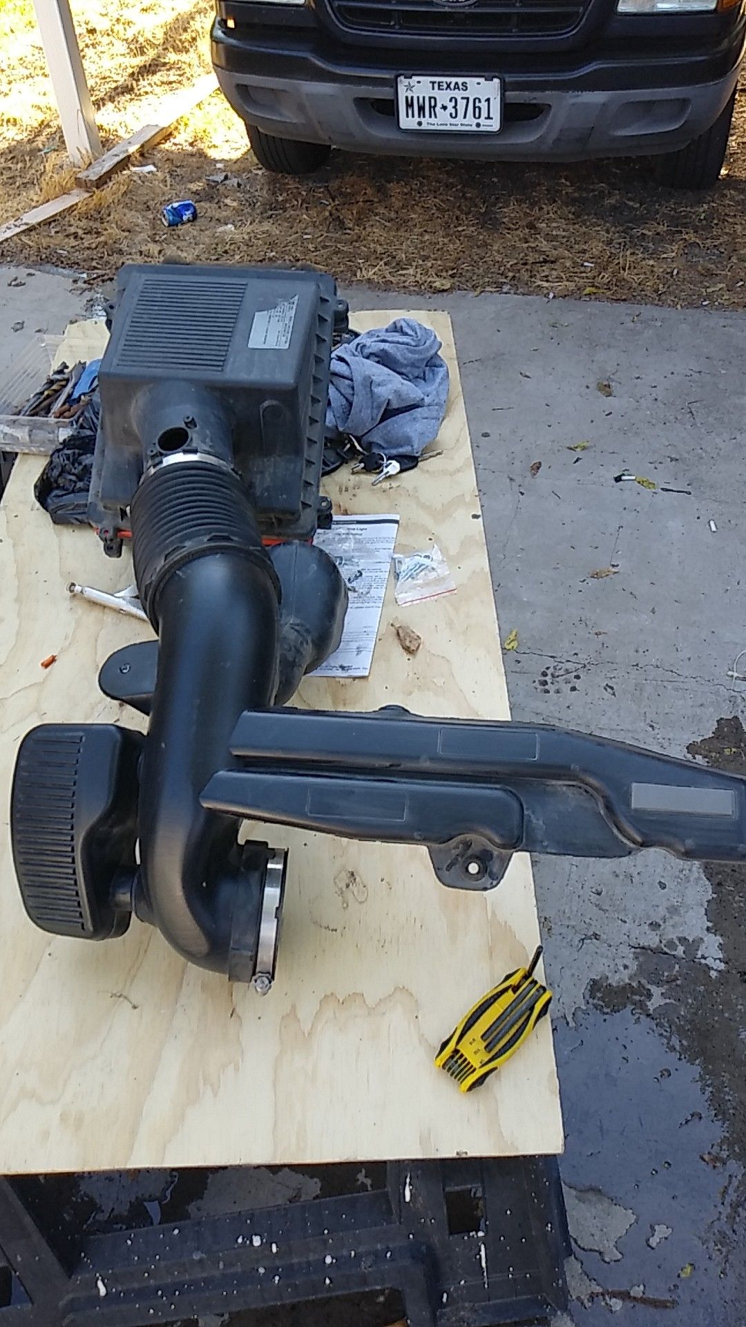 Intake oem 2011 TAHOE 5.3