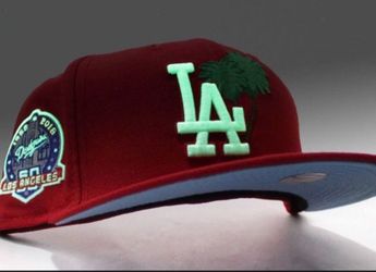 LA  Dodgers - New Era FITTED CAP - Size 8 