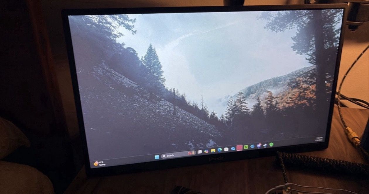 portable gaming monitor 16”