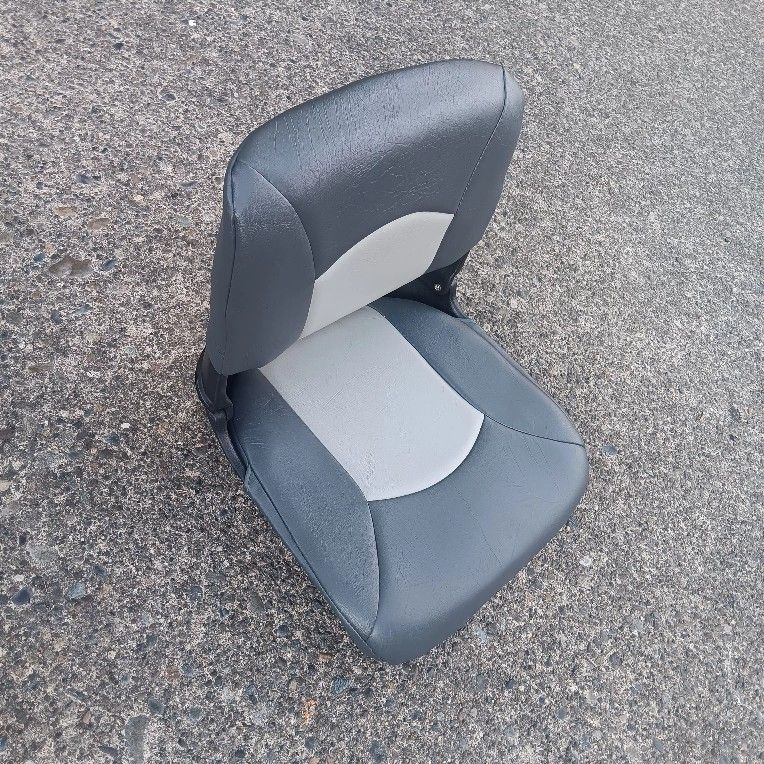 Tempest Folding Boat Yacht Seat With Cover Almost New Condition. For Pick Up Fremont Seattle. No Low Ball Offers Please. No Trades. Yes I Have 