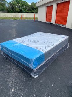 NEW QUEEN REGULAR  MATTRESS AND BOX SPR+ING-2pcs