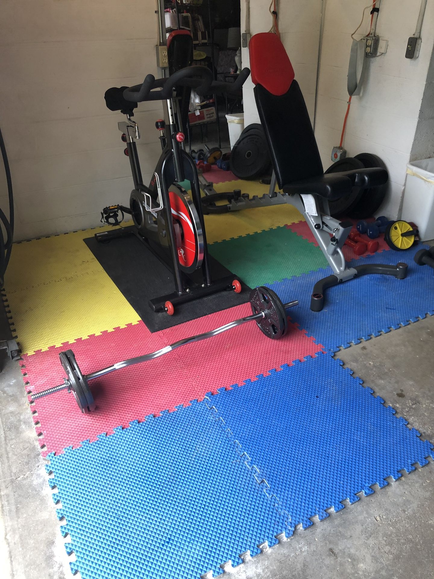 14 2ft x 2ft heavy duty interlocking mats in great condition except for being dirty, which is an easy fix