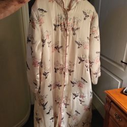 Robe new never worn hummingbird maryanne unusual