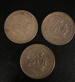 1947- Mexico Un Peso Silver  Coins
