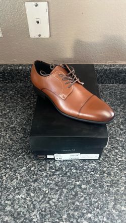 Men’s Alfani Dress Shoes size 8 - brown