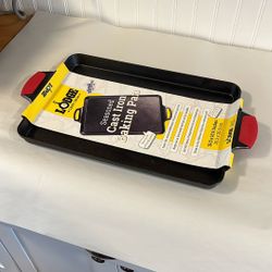 Brand New! LODGE Cast Iron Baking Sheet