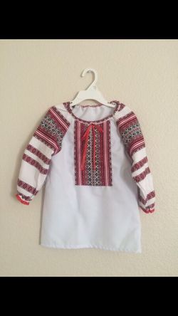 Tradition Ukrainian outfit :shirt and skirt