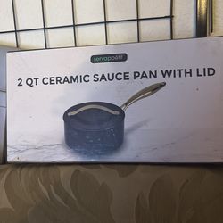 Ceramic saucepan with lid
