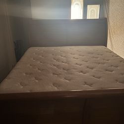 King size sleigh bed