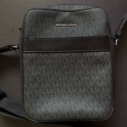 MICHAEL KORS Cooper Signature Logo Flight Bag