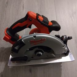 Milwaukee  7 1/4