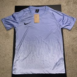NIKE LIGHT PURPLE UNISEX DRI-FIT TEE | SMALL | BRAND NEW W TAG