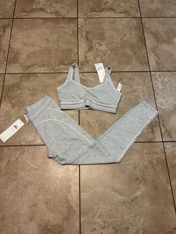 Alo yoga set (size meduim and large)