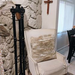 Accent Chair w Pillow 