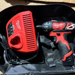 Milwaukee M12 Screwdriver 