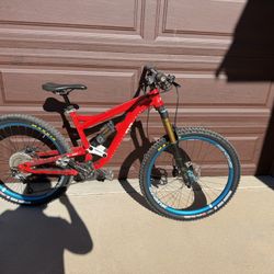Diamondback mission pro X 27.5 / w after market parts (L)