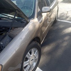 2005 Ford Taurus