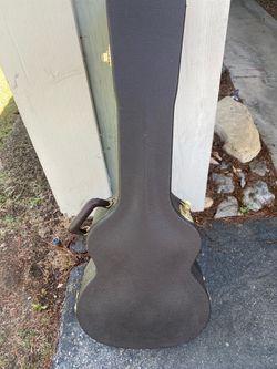 Taylor hard shell Guitar case