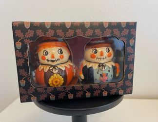 Johanna Parker Retro Style Fall Pumpkin Peep Scarecrow Salt Pepper Shaker Set