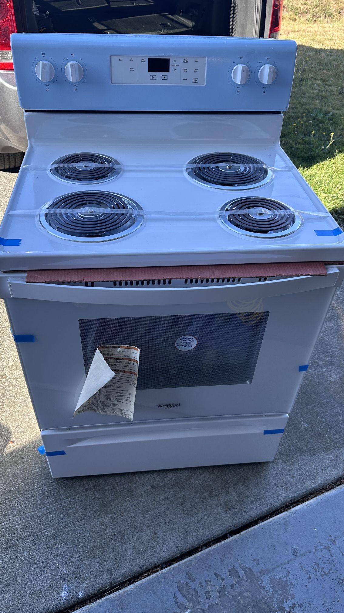 Whirlpool® 30" White Freestanding Electric Range
