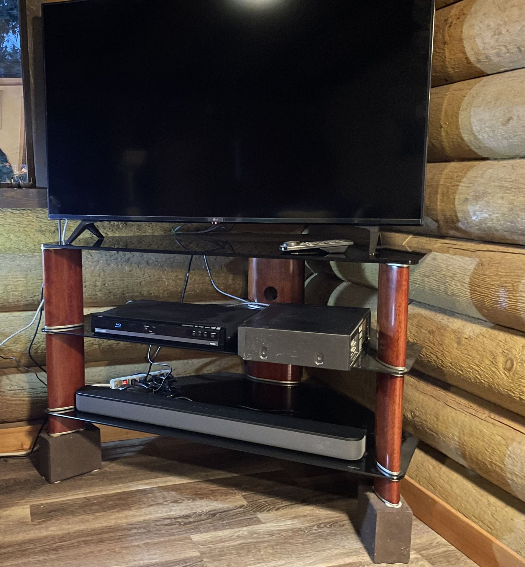 Corner Tempered Glass TV Stand Excellent Condition