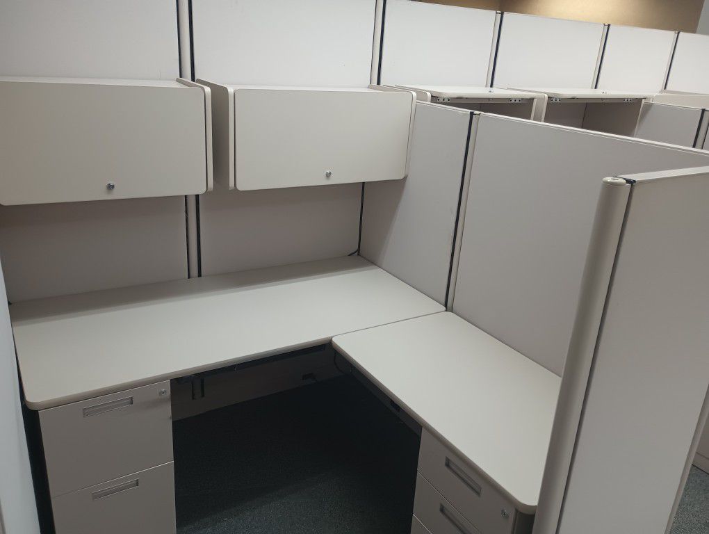 Office Cubicles /  Partitions