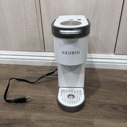 Keurig K-Slim Single Serve K-Cup Pod Coffee Maker, Multistream Technology, 3 Brew Sizes, Slim and Sleek Design, 46oz Removable Reservoir, White