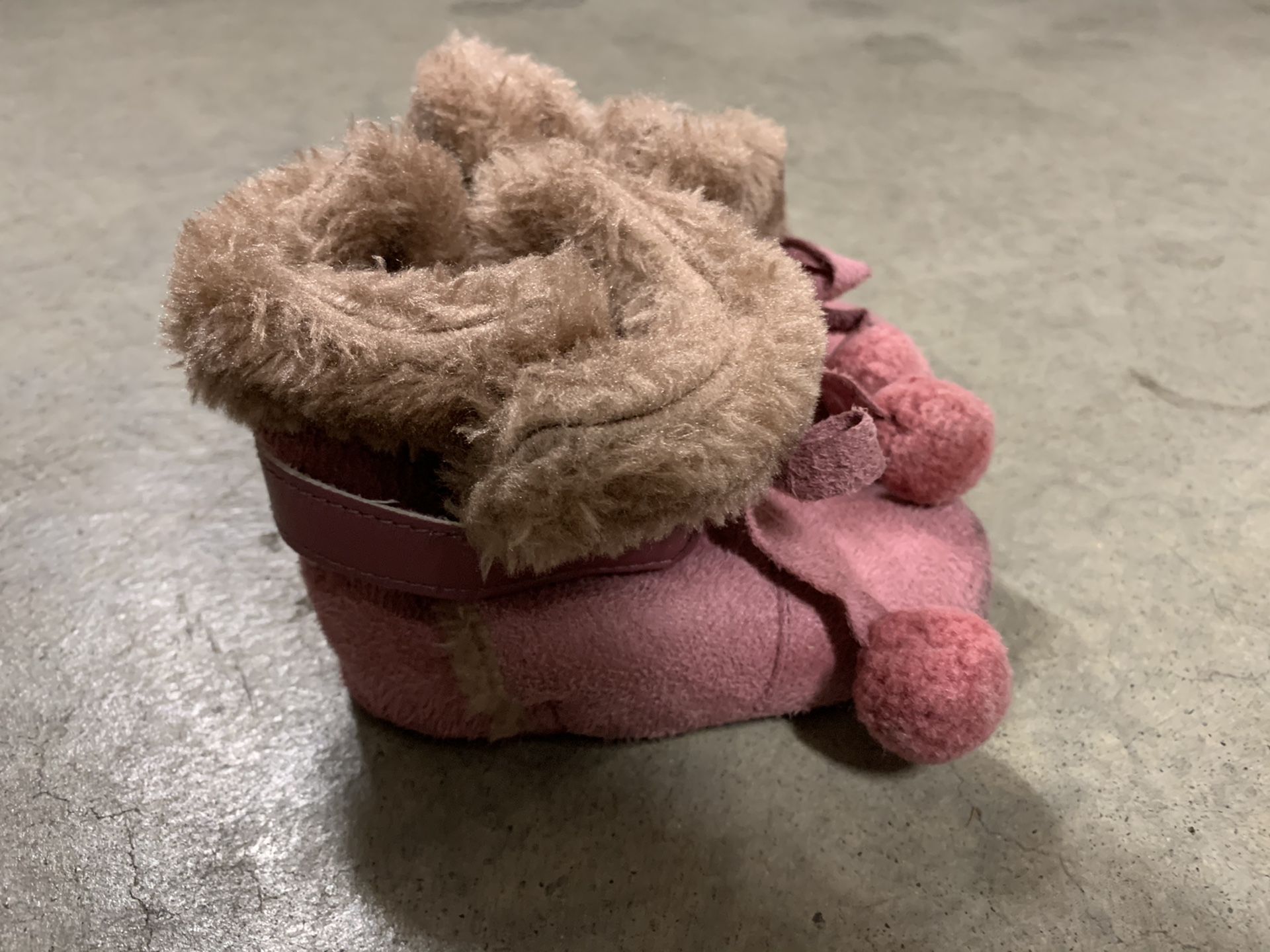 Pink baby girl boots - size 5