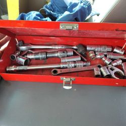 Snap On ratchet With Extensions And Sockets And Misc Snapon Tools