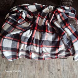 Soft Fleece Plaid Blanket - Red, Black, White