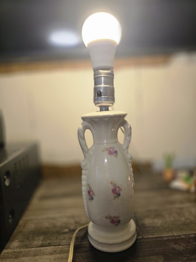 Vintage Ceramic Leviton Table Lamp