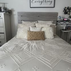 Queen Farmhouse bed frame With Metal Frame 