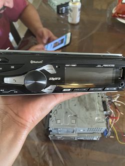 Axxera car stereo