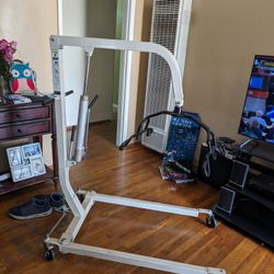 Hoyer® Deluxe Hydraulic Patient Lift

